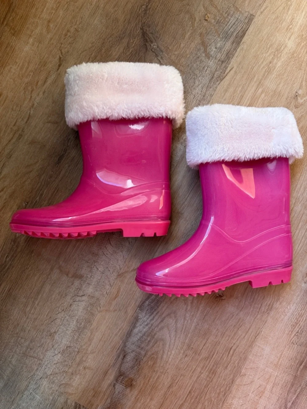 NWOT Carters Waterproof Pink Rain Boots with Soft Faux-Fur size toddler 12